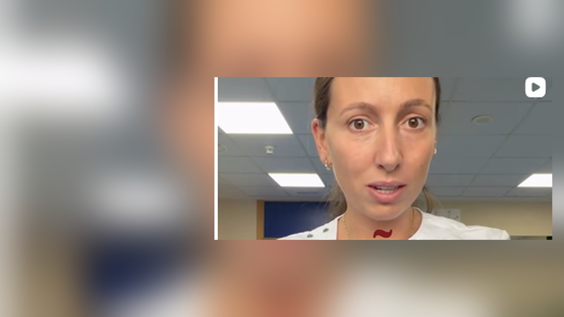 Lupe, fisioterapeuta de Lupediatric & Co, en su sala de trabajo